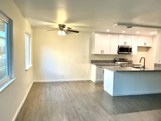 Photo #3: 222076148 Listing