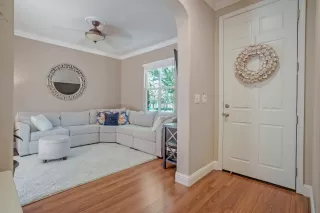 Photo #3: 222076170 Listing