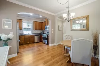 Photo #6: 222076170 Listing