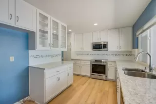 Photo #3: 222076451 Listing