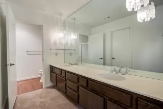 Photo #6: 222076451 Listing