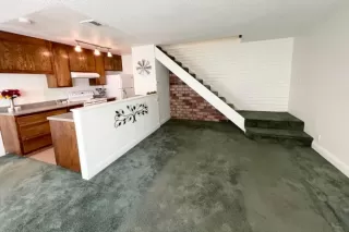 Photo #4: 222076541 Listing