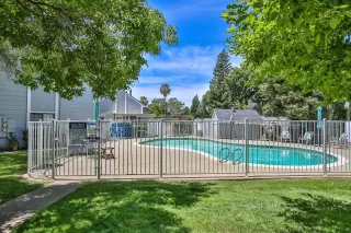 Photo #3: 222076625 Listing 