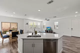 Photo #1: 222076681 Listing