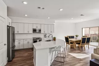 Photo #5: 222076681 Listing