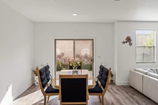 Photo #6: 222076681 Listing