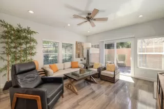 Photo #4: 222076944 Listing