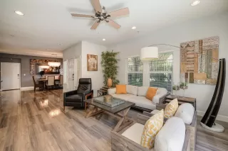 Photo #6: 222076944 Listing