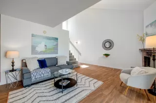 Photo #4: 222076981 Listing