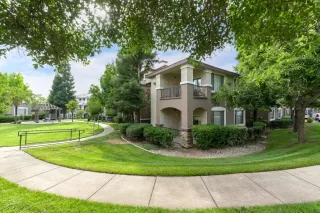 Photo #1: 222077088 Listing 