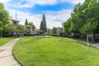 Photo #4: 222077088 Listing 