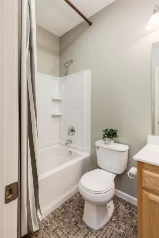 Photo #5: 222077402 Listing