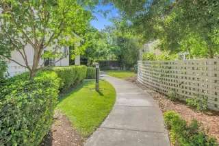 Photo #1: 222078172 Listing