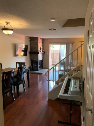 Photo #2: 222078378 Listing