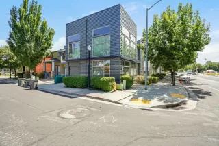 Photo #4: 222078486 Listing