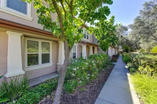 Photo #3: 222078706 Listing