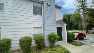 Photo #3: 222079207 Listing