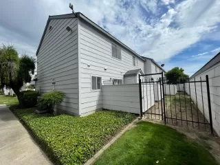 Photo #5: 222079207 Listing