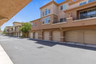 Photo #2: 222079331 Listing