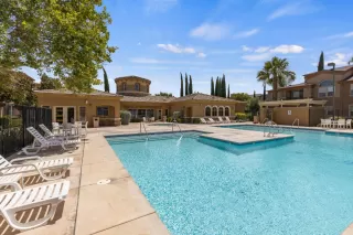 Photo #4: 222079331 Listing
