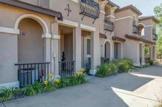 Photo #5: 222079478 Listing