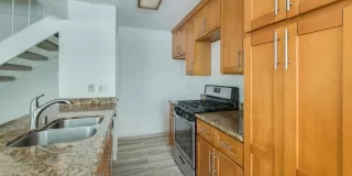 Photo #2: 222079528 Listing