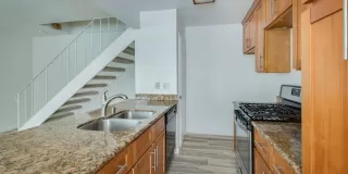 Photo #4: 222079528 Listing