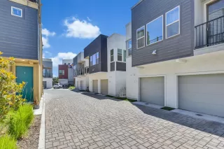 Photo #6: 222079585 Listing