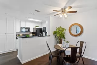 Photo #3: 222079795 Listing 