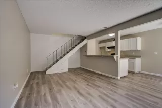 Photo #1: 222079937 Listing