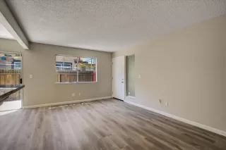 Photo #2: 222079937 Listing