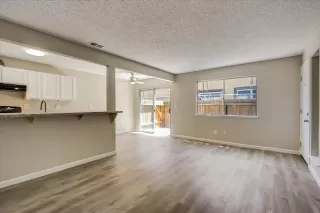 Photo #4: 222079937 Listing