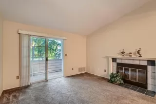 Photo #2: 222080491 Listing