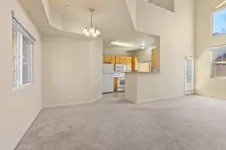 Photo #4: 222080579 Listing