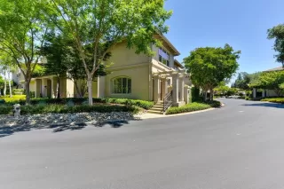 Photo #2: 222080847 Listing