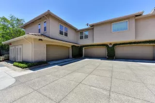 Photo #4: 222080847 Listing