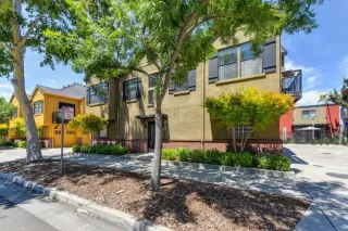 Photo #1: 222081031 Listing