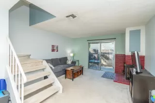 Photo #4: 222082384 Listing