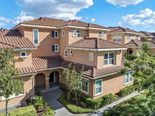 Photo #2: 222082515 Listing