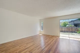 Photo #4: 222083081 Listing