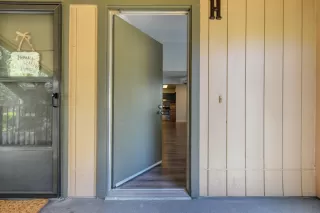 Photo #2: 222083082 Listing 