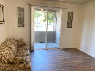 Photo #3: 222084129 Listing