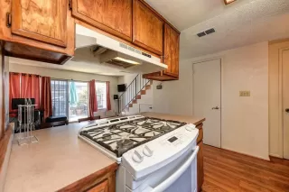 Photo #5: 222084934 Listing