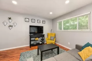 Photo #5: 222085671 Listing 