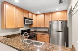 Photo #1: 222086012 Listing