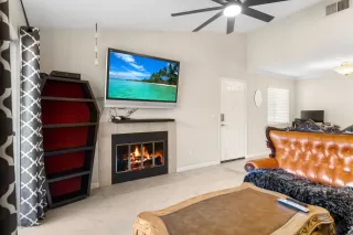 Photo #2: 222086012 Listing