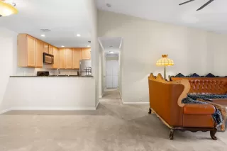 Photo #6: 222086012 Listing