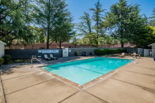 Photo #2: 222086134 Listing