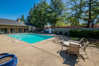 Photo #3: 222086134 Listing