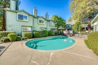 Photo #2: 222086536 Listing